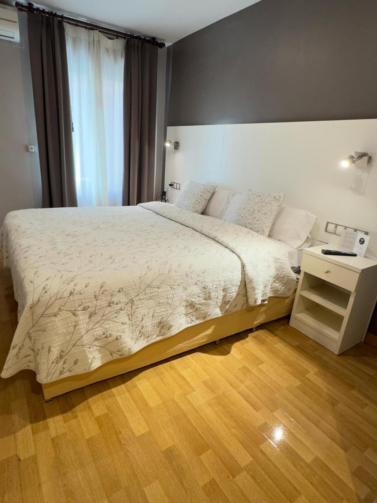 Hotel El Acebo Хака Экстерьер фото