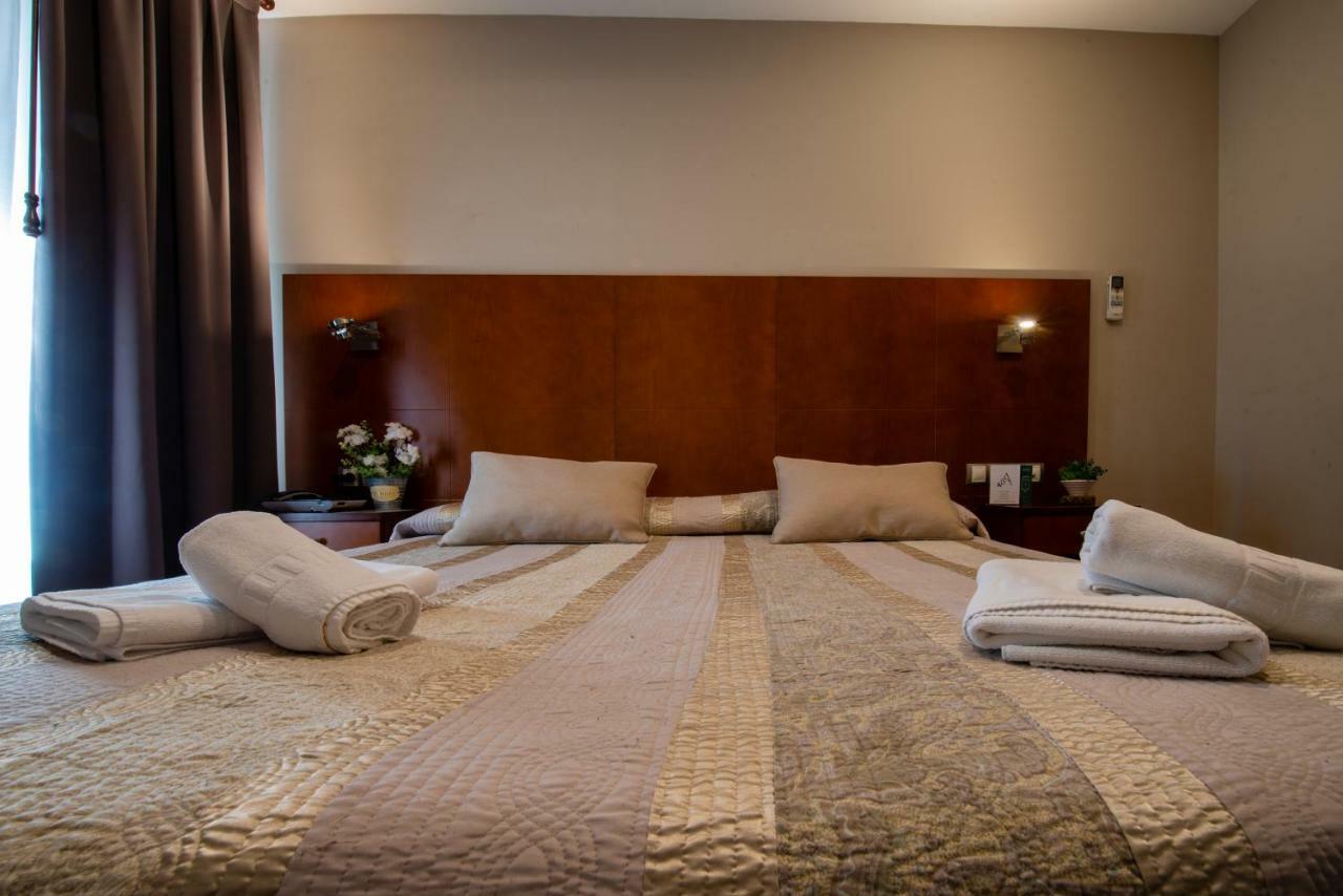 Hotel El Acebo Хака Экстерьер фото