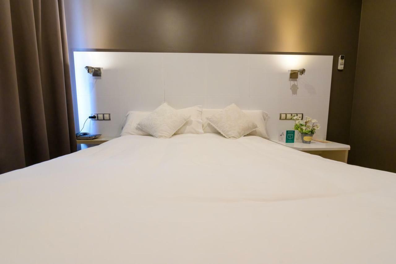 Hotel El Acebo Хака Экстерьер фото