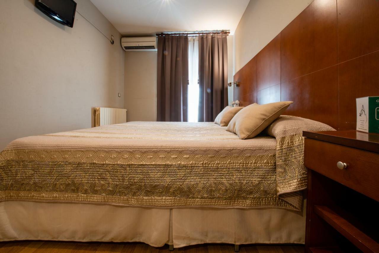 Hotel El Acebo Хака Экстерьер фото