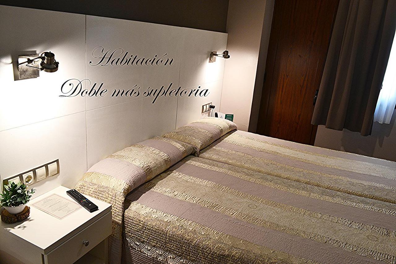 Hotel El Acebo Хака Экстерьер фото